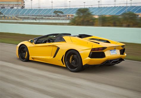 Car Wallpaper Download : Car Wallpaper Lamborghini Aventador LP700 4 Roadster 2014 Yellow