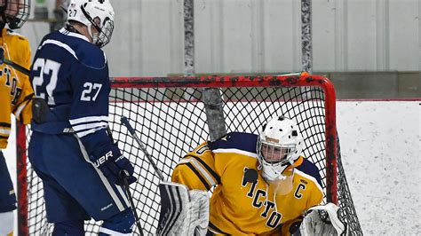 Victor hockey uses balance, depth to top state ice hockey rankings