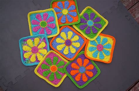 Ravelry: yarnorgy's Daisy Flower Charity Square/Groovyghan too ...