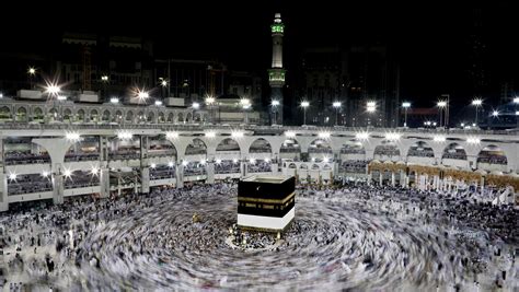 Muslims gather in Saudi Arabia for annual hajj pilgrimage to Mecca