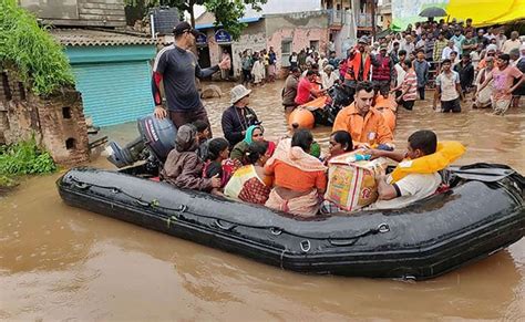 Maharashtra, Kerala, Karnataka Flood Highlights: Nearly 200 Dead In ...