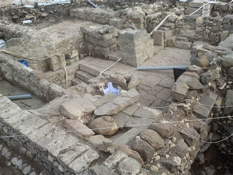 Biblical Archaeology: Bonus 106 - Magdala Synagogue