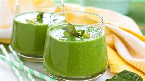 Yummy green smoothies that are packed with nutrients | MamasLatinas.com