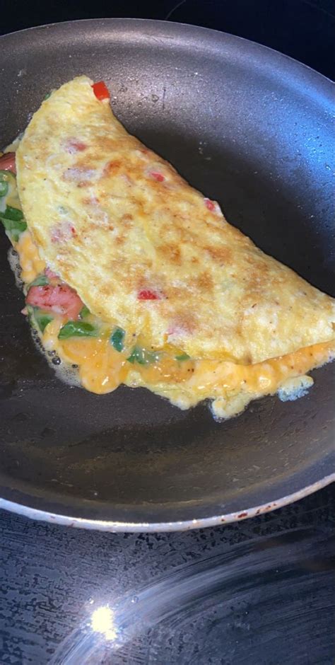 Breakfast omelette in 2024 | Snap food, Food combining, Healthy ...