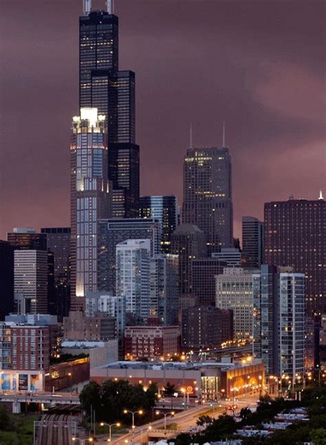 Chicago At Night, Chicago City, Chicago Skyline, Downtown Chicago, Chicago Illinois, Milwaukee ...
