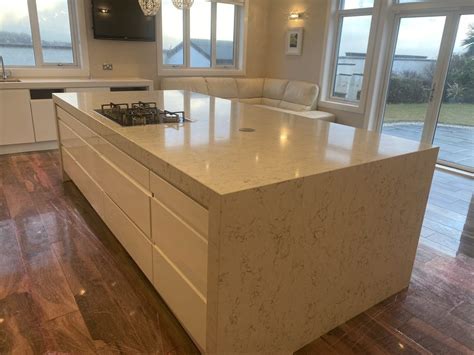 White Arabesque - Seamill - Quartz Kitchen Worktops