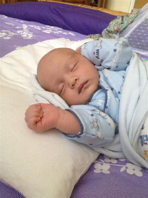 Gambar Bayi Tidur Pulas – pulp