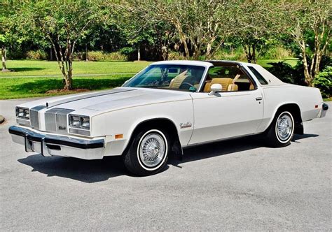 1976 Olds Cutlass Supreme - Brougham Heaven