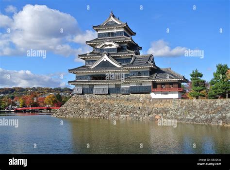 Matsumoto castle japan Stock Photo - Alamy