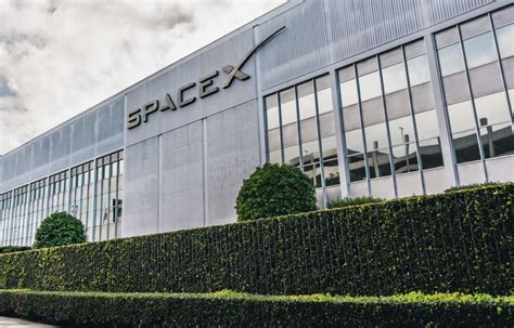 Experts perplexed by SpaceX's decisions after disastrous explosion ...