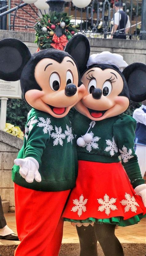 Mickey and Minnie | Disney merry christmas, Disney posters, Disney ...