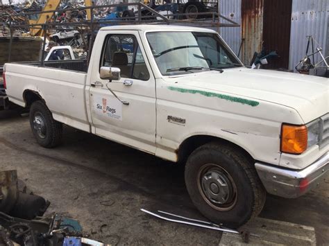 Salvage 1990 Ford FORD F250 PICKUP Full-Size Pickup For Parts ...