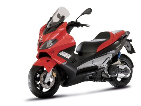 Gilera Nexus 500 scooter pictures, accident lawyers