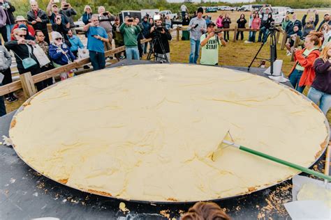 World's Largest Key Lime Pie displayed at 7th Annual Florida Key Lime ...