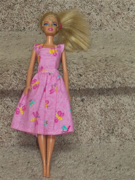 123 Busy Bees: Save money: make your own Barbie clothes