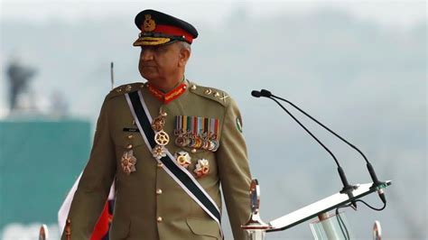 Pakistan's top court grants extension to army chief's tenure | News ...