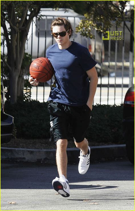 Zac Efron is a Basketball Balla: Photo 727591 | Photos | Just Jared ...