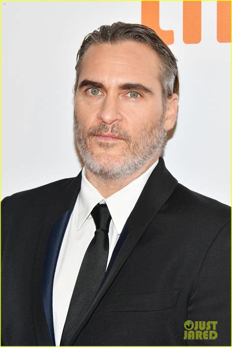 Joaquin Phoenix Gets Support From Rooney Mara at 'Joker' Premiere ...