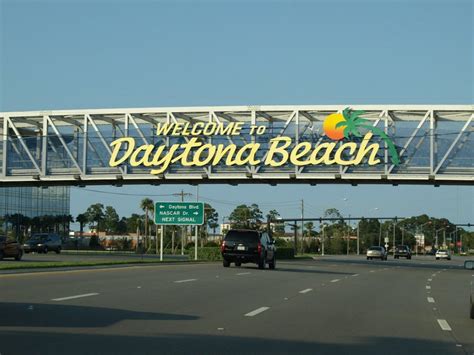 6 Things You CANNOT Miss in Daytona Beach, Florida - The Traveling Blondie