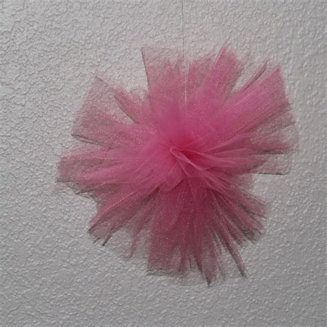 tulle pom-pom tutorial