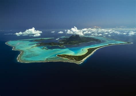 Bora-Bora, French Polynesia - Art Wolfe