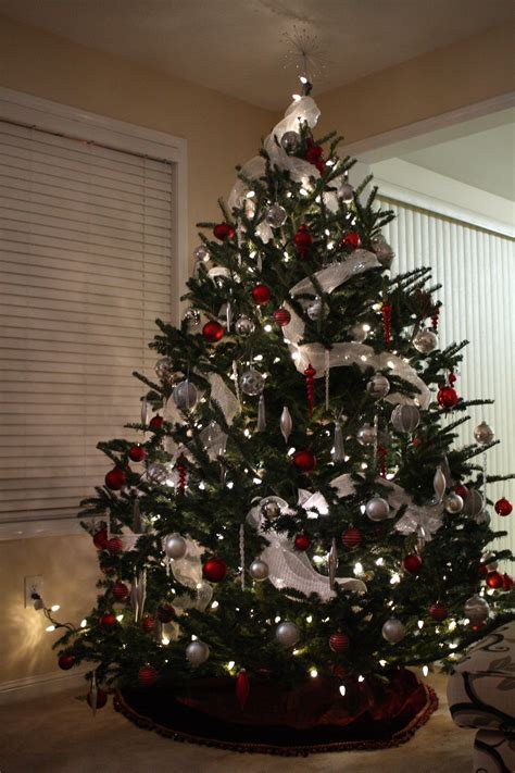 38 Black Christmas Tree Decorations Ideas - Decoration Love