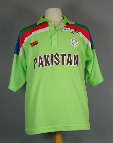 Pakistan cricket shirt, 1992 Cricket World Cup - signed by Imran Khan ...