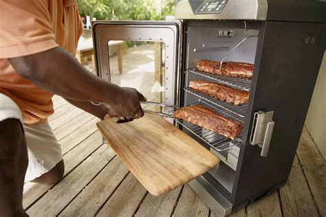 Top 5 Best Electric Smokers On The Market Today - Charcoal Grill Reviews