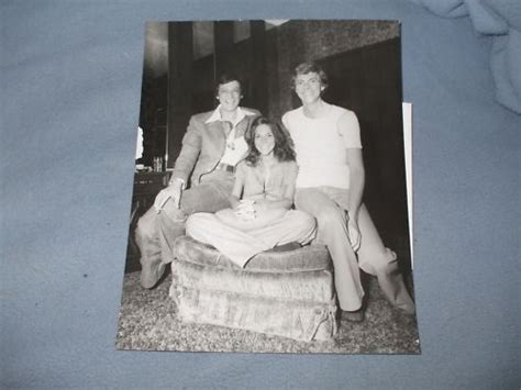 Karen Carpenter: RARE 8X10 KAREN CARPENTER PHOTO -CARPENTERS - eBay (item 270703287945 end time ...