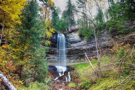 15 Magnificent Waterfalls in Michigan (That You MUST Visit!)