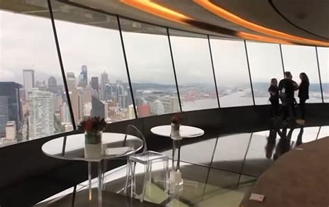 Popular World Class Space Needle Restaurant Reopens in Seattle