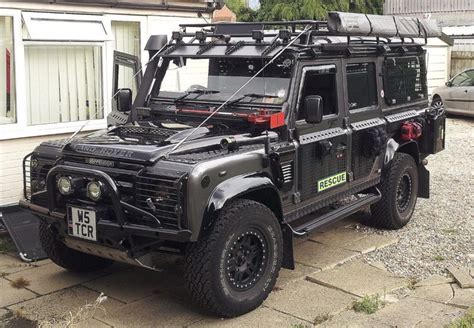 Land Rover Defender 110 TD5 - Custom Built. Re-Listed Due to Time Waster | Carros, Auto, Carro ...