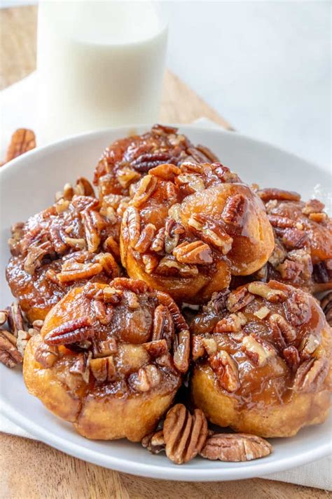 Easy Pecan Sticky Buns - Tornadough Alli