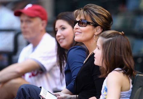 Sarah Palin's Juicy Couture Sunglasses: Hot Or Not? (PHOTOS, POLL ...