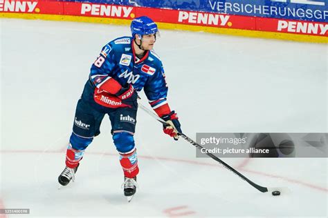 10 April 2023, Baden-Württemberg, Mannheim: Ice hockey: DEL, Adler... Nachrichtenfoto - Getty Images