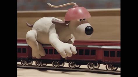 Wallace and Gromit train chase - YouTube