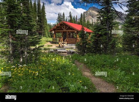 Canada british columbia mount assiniboine hi-res stock photography and images - Alamy