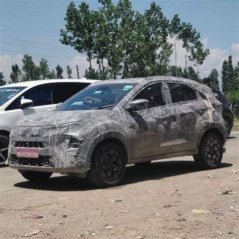 Tata Nexon Facelift spied testing: Launch soon