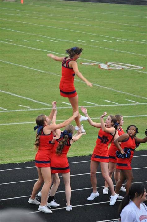 25 Of The Best Cheerleading Fails That Make People Laugh ‘Til They Cry – ViralNova