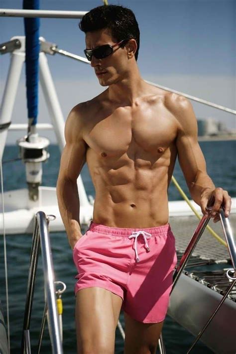 17 Photos That Prove Short Swim Trunks For Men Are Heaven On Earth ...