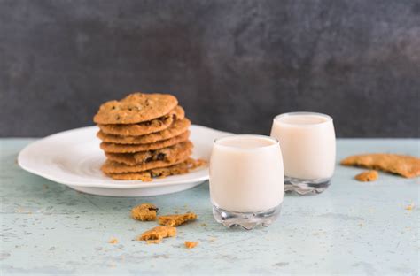 The Delicious Oatmeal Cookie Shot Recipe