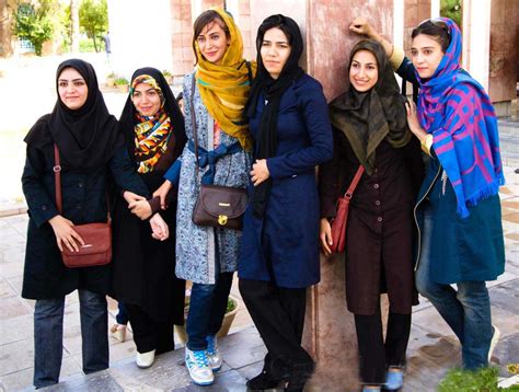 Traveling in Iran as a woman: meet the Islamic dress code - Irantripedia