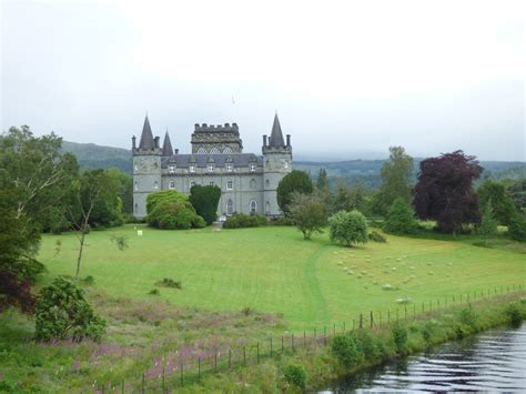 Inveraray Castle, seen in Downton Abbey (christmas special in Scotland ) | Inveraray castle ...