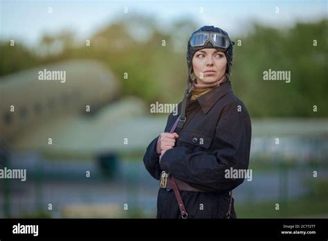 Russian women pilots in military in ww2 hi-res stock photography and ...