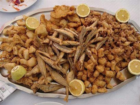 Fritura malagueña Spanish Kitchen, Spanish Cuisine, Malaga, Fish ...