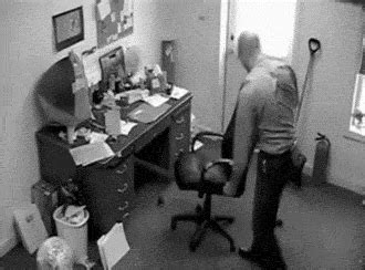 15 People Who Are Having A Really Bad Day At Work (15 gifs)