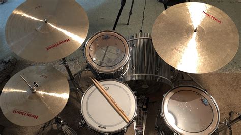 That classic overhead view (gear rundown in comments) : r/drums