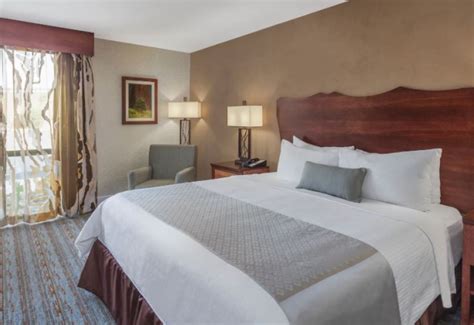 Room Rates & Details | Wyndham Visalia