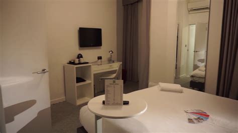 Ibis Styles London Kensington Hotel (hotels.com) - YouTube