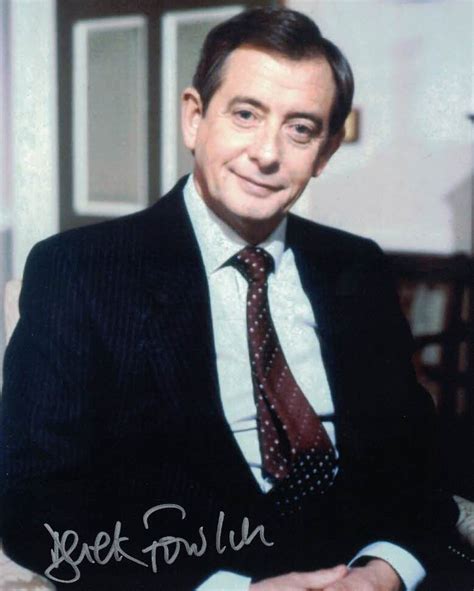 DEREK FOWLDS - Bernard Woolley in Yes Minister – Autographica